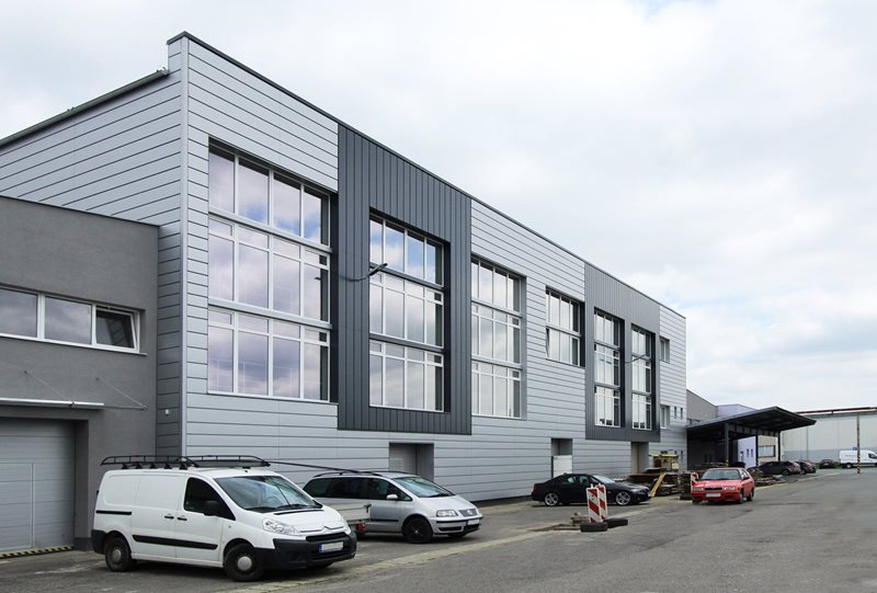 Facade reconstruction of the logistics building