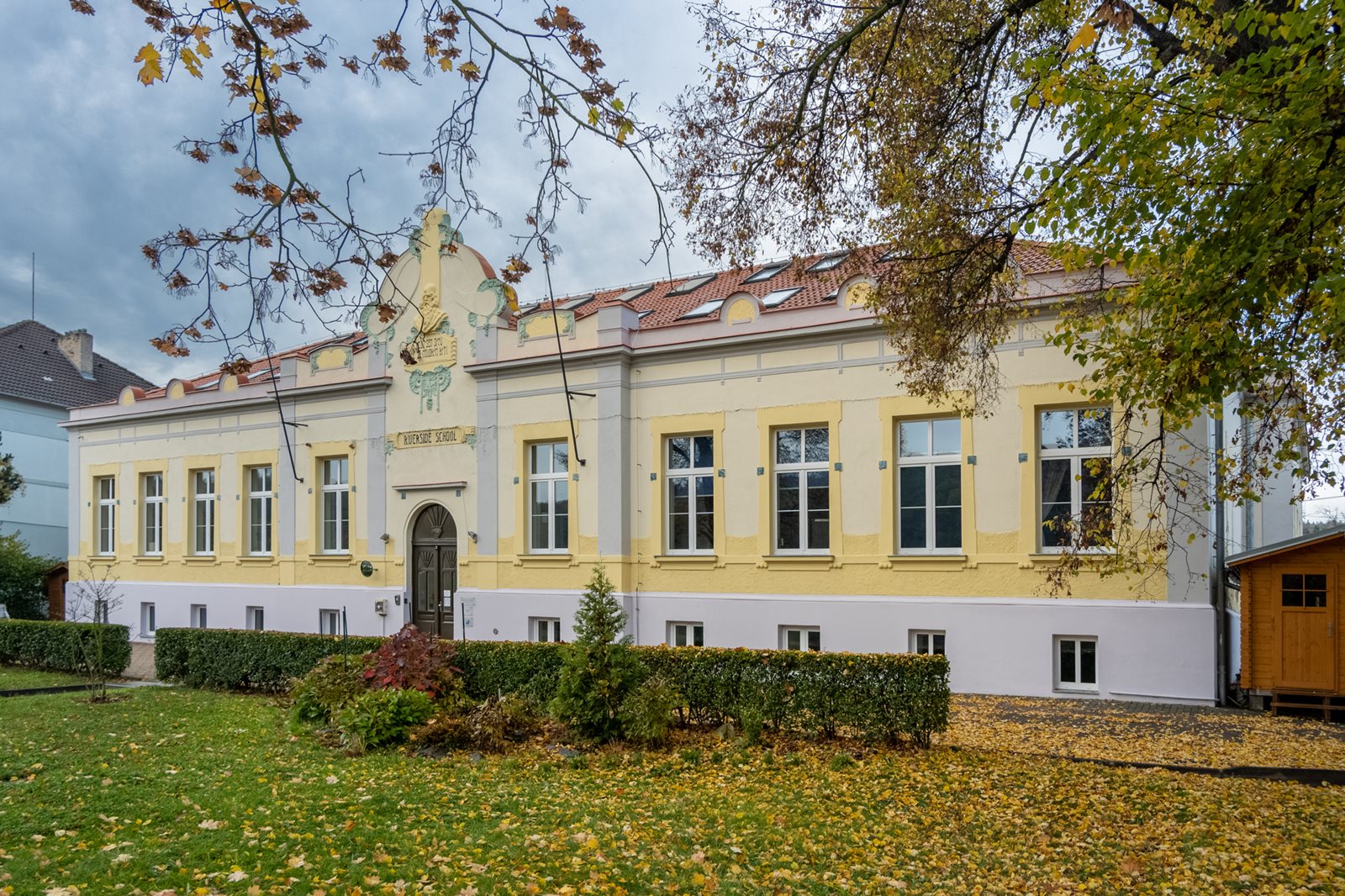 Podkrovní vestavba školy Praha